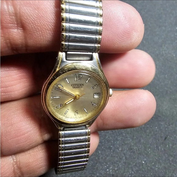 Citizen Ladies Quartz Cocktail Watch Silver Gold Tone 1012-R000887 Working - Picture 3 of 10